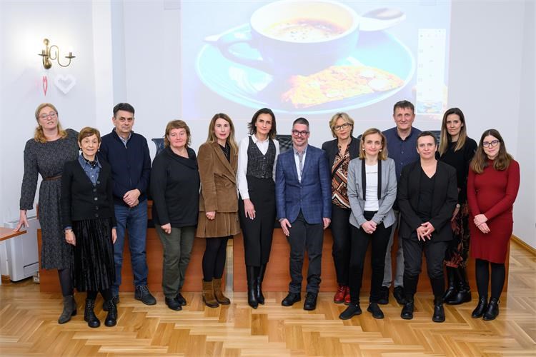 Slika /klimatske_aktivnosti/zrak_tlo_svjetlosno/Postojane organske onečišćujuće tvari/radionica_2024_hgk/photo_2024.jpg
